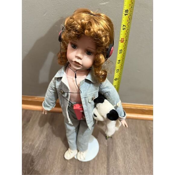 Vintage RCA Baby’s Dream Collection Porcelain Doll with Dog and Headphones 18” - Picture 13 of 13